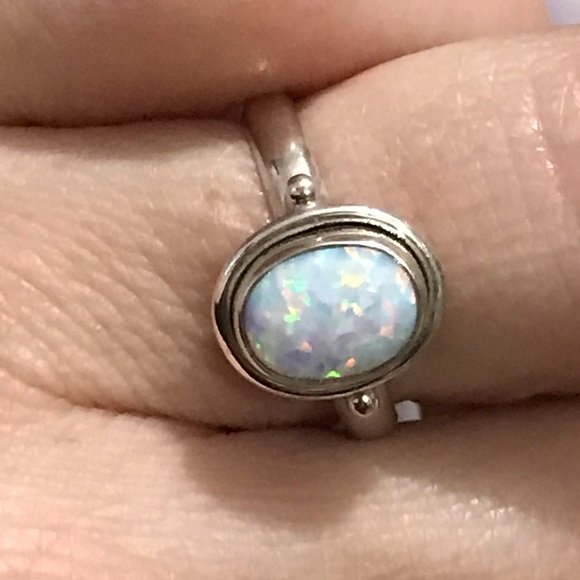 White fire opal sterling silver ring - Picture 7 of 7